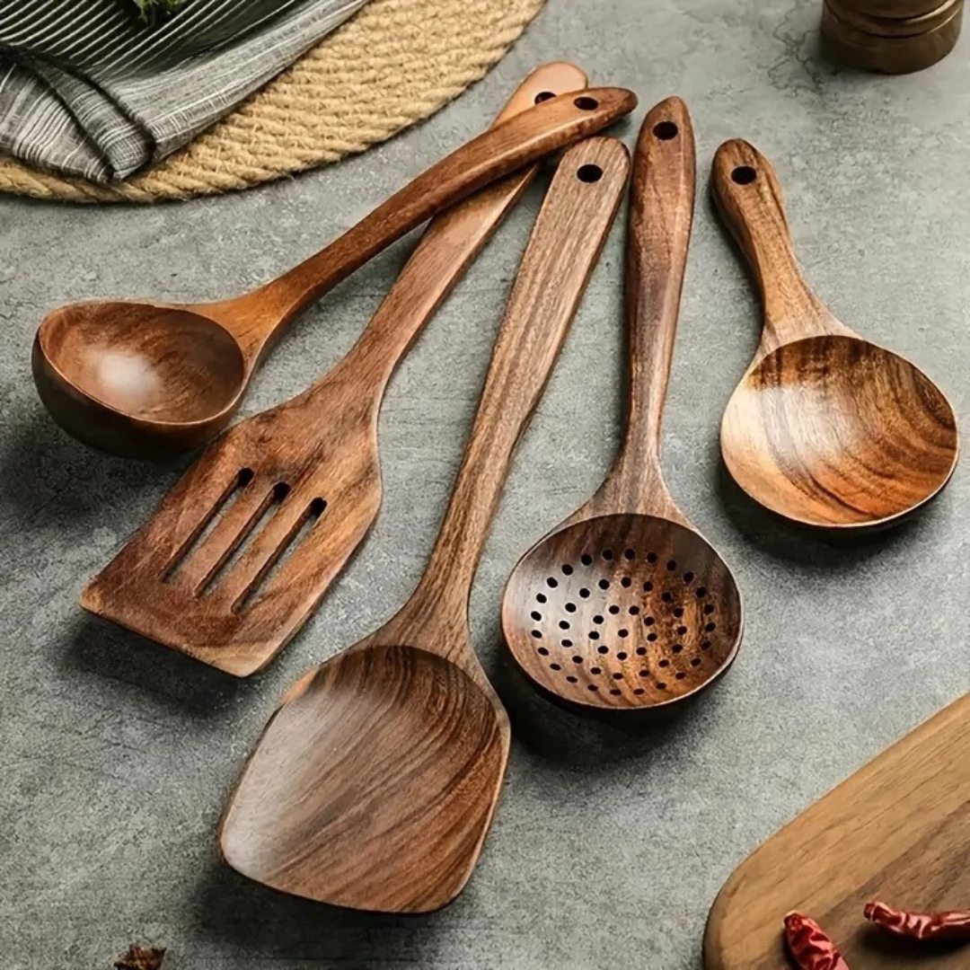 Ensemble 5 ustensiles cuisine bois, style rustique élégant.  Idéal pour cuisiner.
