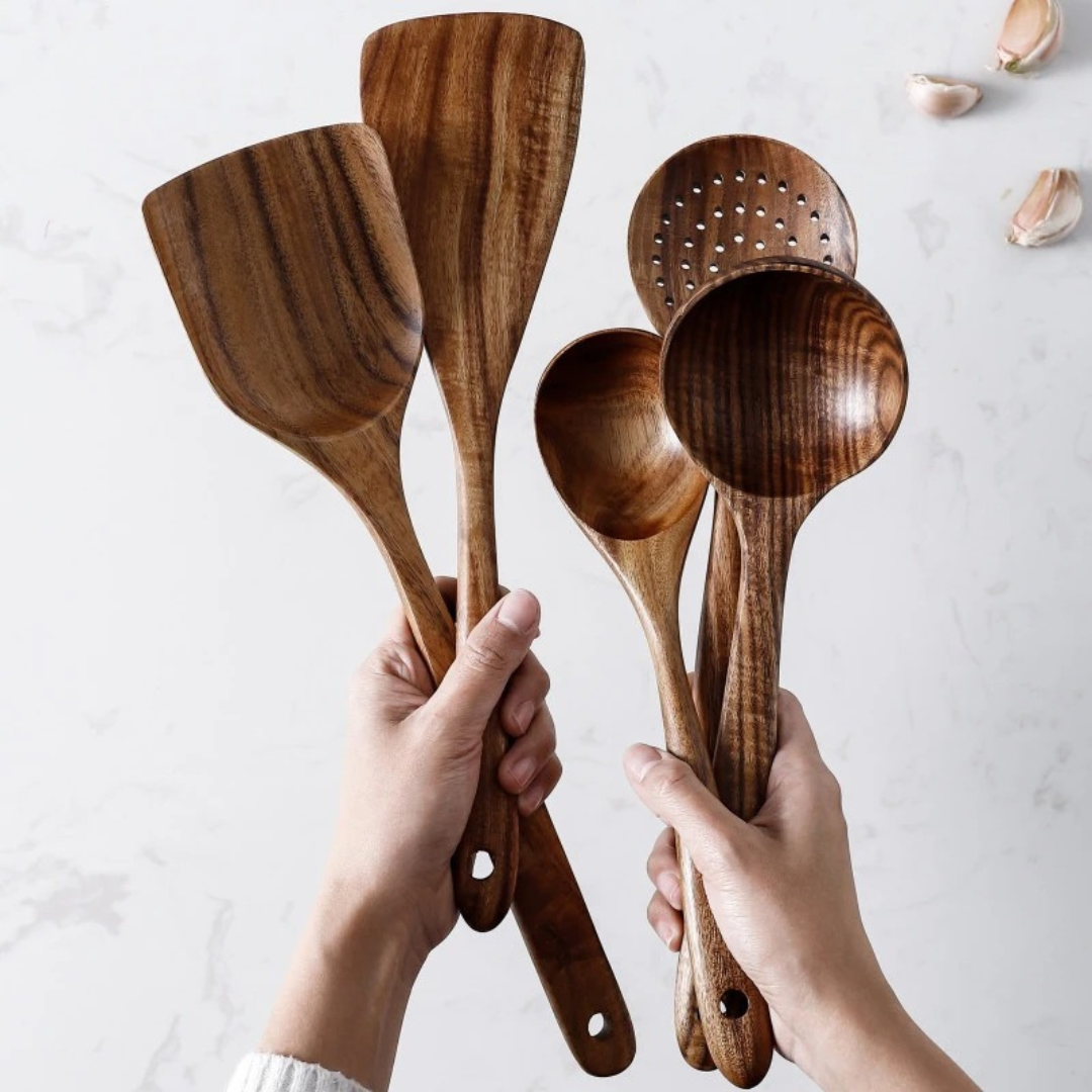 Ensemble 5 ustensiles cuisine bois, style rustique élégant.  Idéal pour cuisiner.