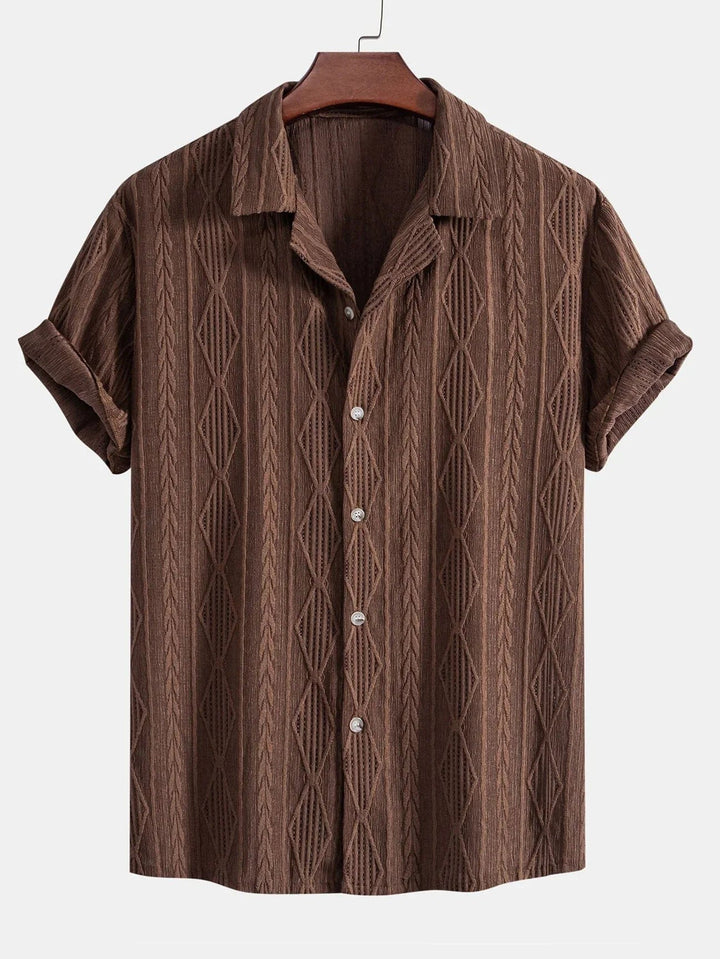 "Ensemble Ariano femme: chemise blanche à boutons et pantalon en lin beige, style élégant et décontracté pour l'été."