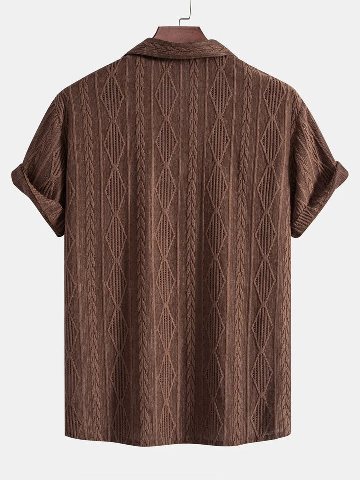 "Ensemble Ariano femme: chemise blanche à boutons et pantalon en lin beige, style élégant et décontracté pour l'été."