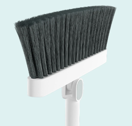 Ensemble balai et pelle à dents, tête rotative 180°, design ergonomique, nettoyage efficace des coins sous les meubles.