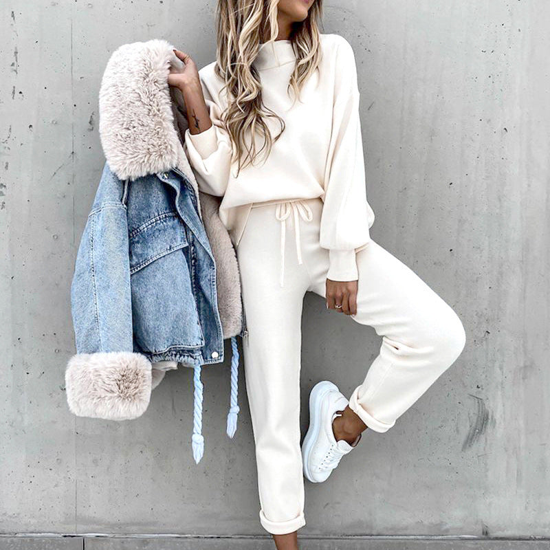 Ensemble chic Anne-Sophie blanc femme, haut et jupe tendance. Confort élégant, prêt-à-porter mode féminine.