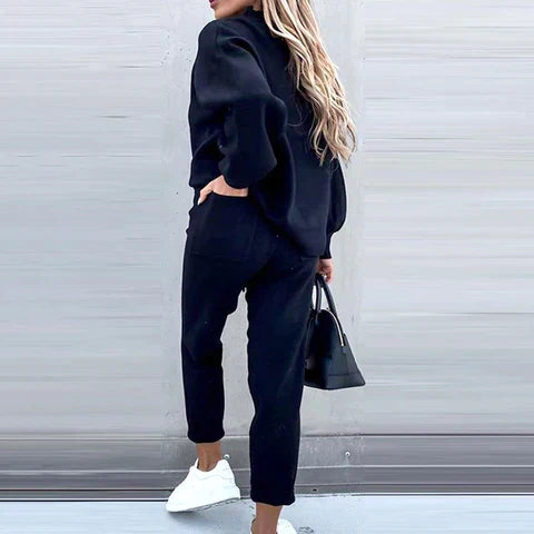 Ensemble Anne-Sophie blanc, haut et bas confortables. Style tendance prêt-à-porter, pour look élégant femme.
