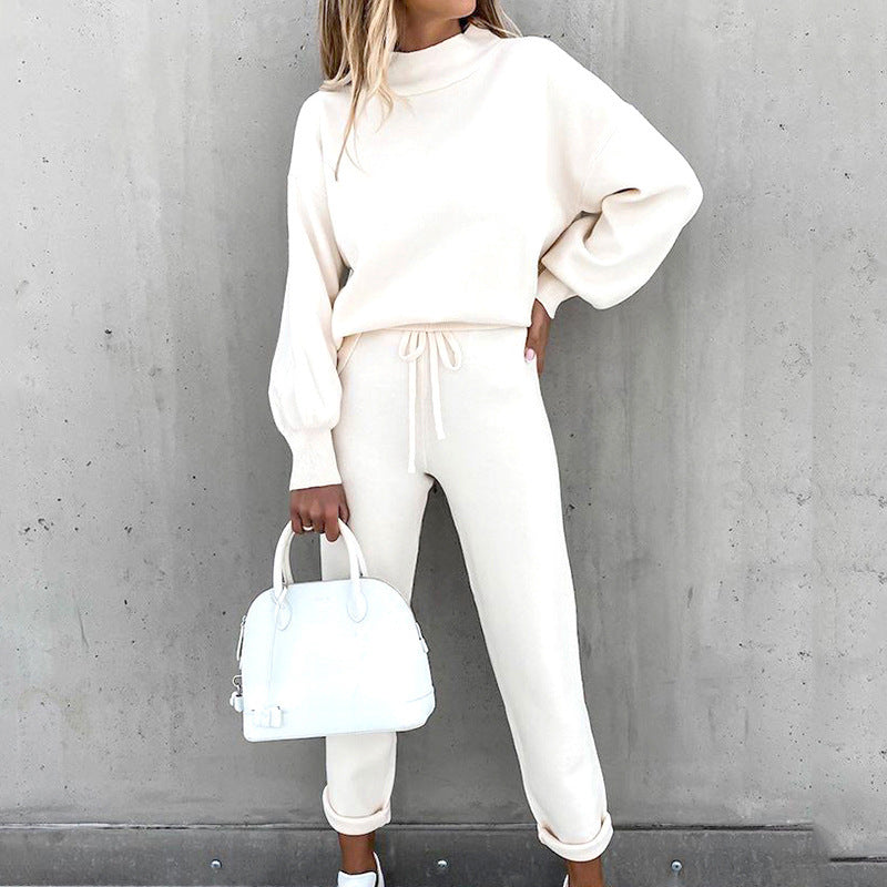 Tenue deux pièces pourpre Anne-Sophie, haut et pantalon doux. Mode féminine décontractée, style tendance.