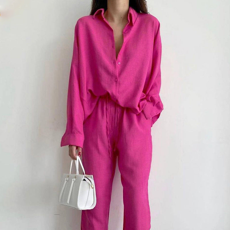 Tenue femme en lin confortable: chemisier léger & pantalon large pour une élégance décontractée, parfaite plage ou été.