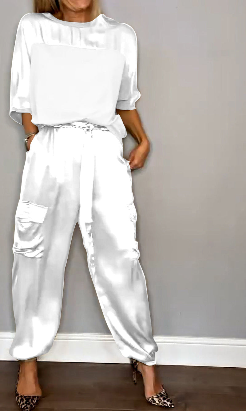 Ensemble coordonné femme, deux pièces, polyvalent pour un style prêt-à-porter élégant.