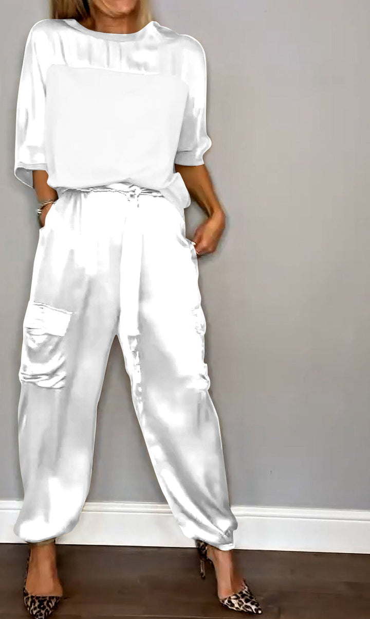 Ensemble coordonné femme, deux pièces, polyvalent pour un style prêt-à-porter élégant.