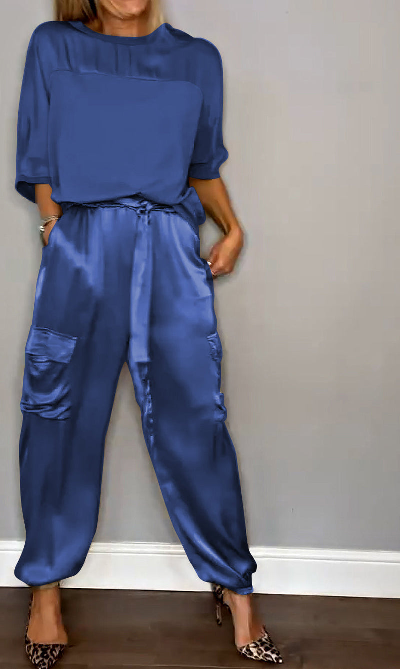 Ensemble deux pièces coordonné femme, élégant, confortable, pour une tenue chic moderne.