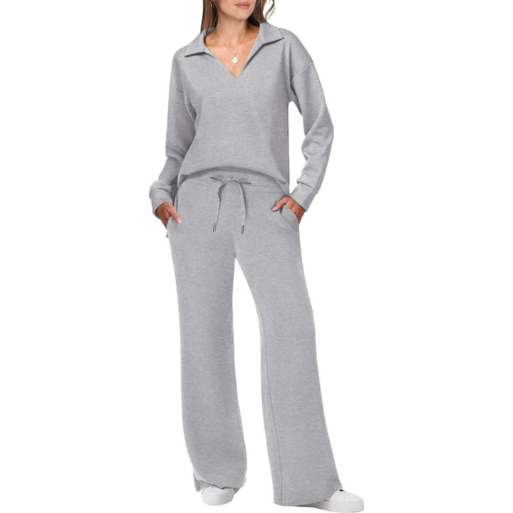 Ensemble femme décontracté chic pour loungewear, parfait pour la détente et le confort moderne à la maison.