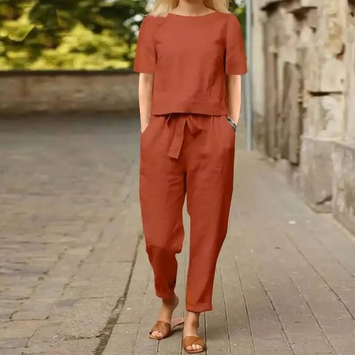 Ensemble décontracté femme printemps-été en coton et polyester, confortable et élégant pour un look vintage.