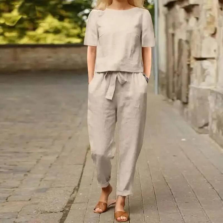 Tenue deux pièces femme douce en coton/polyester, idéale pour un style décontracté chic au printemps/été.