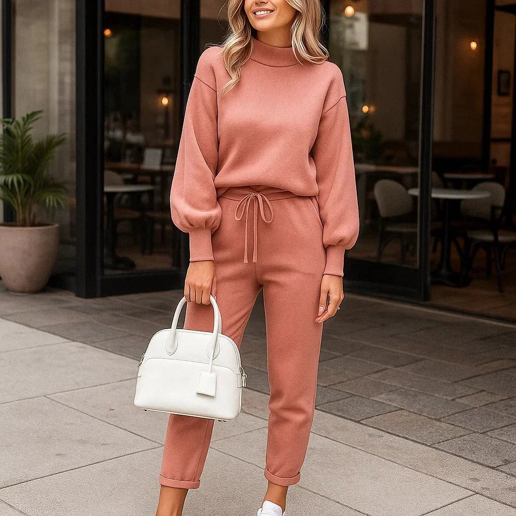 Ensemble décontracté femme, sweatshirt et pantalon confortable, style urbain chic automne/hiver.