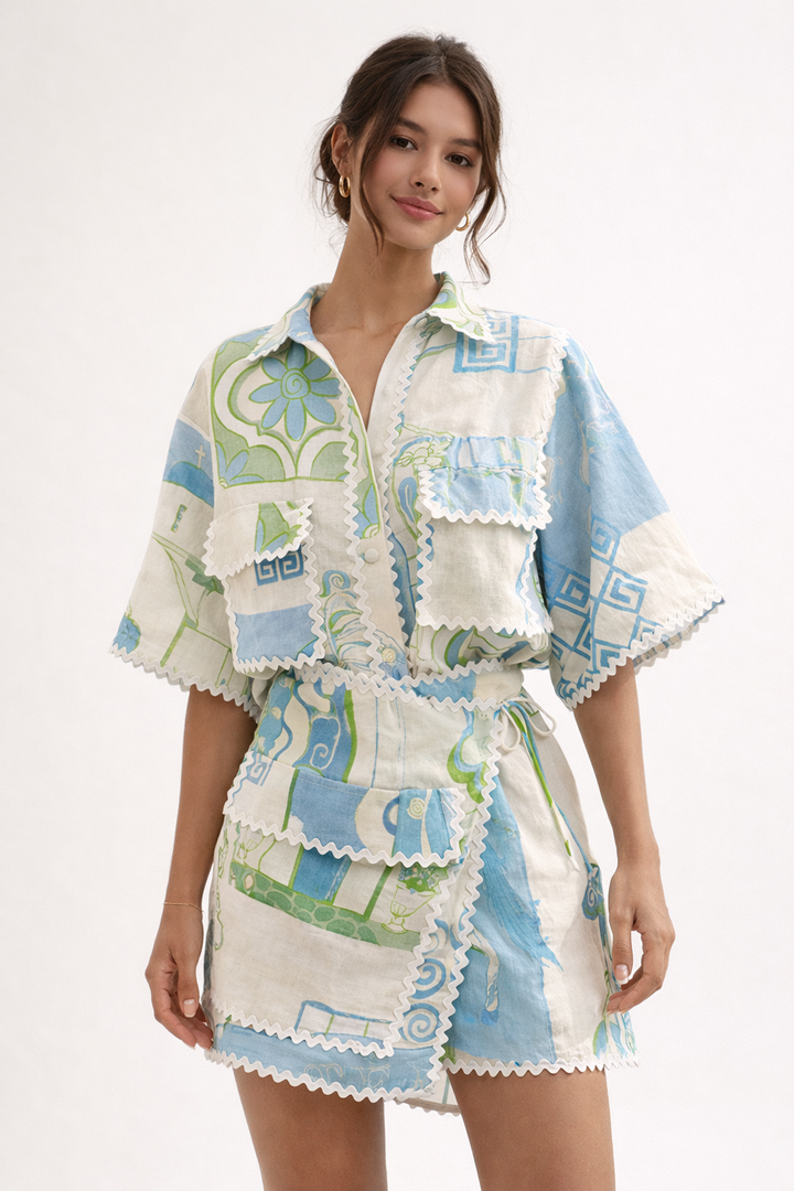Ensemble femme blanc élégant et polyvalent, avec un design à nœud, parfait pour un look d'été chic ou décontracté.