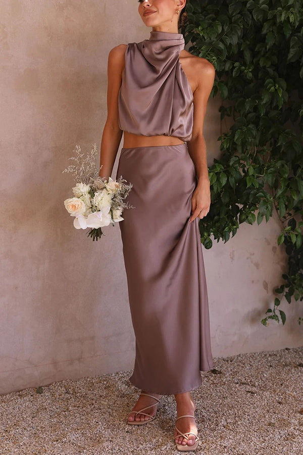 "Ensemble de satin Annie, haut à manches longues et jupe longue fluide, vue avant, élégant et chic pour femmes."