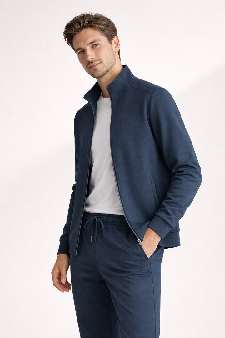 Veste de survêtement homme zippée pour le sport. Style moderne, décontracté et confort optimal.