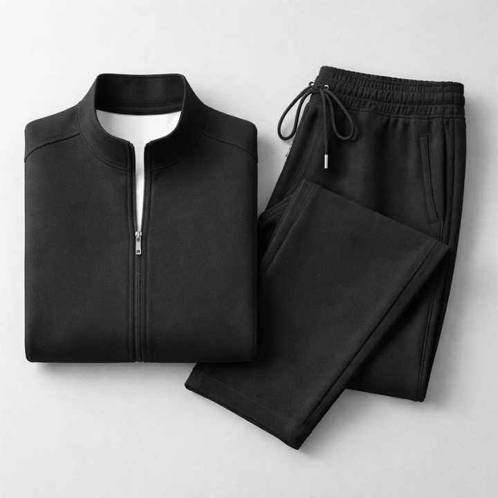 Mode masculine : ensemble jogging homme noir pour un look casual sport. Idéal pour l'entraînement et la détente.