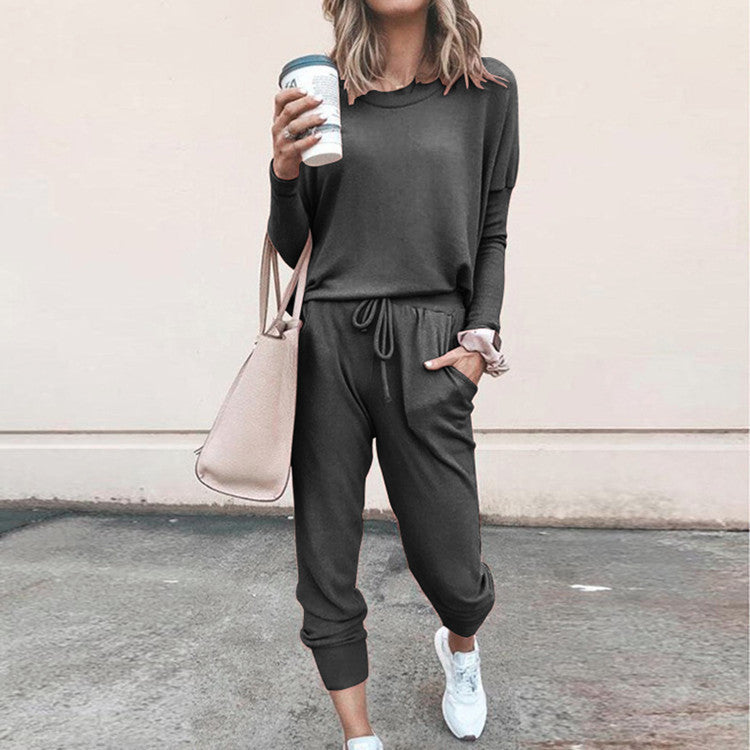 Vêtements femme: ensemble pull et pantalon à cordon de serrage, confortable et moderne, parfait pour toute saison.