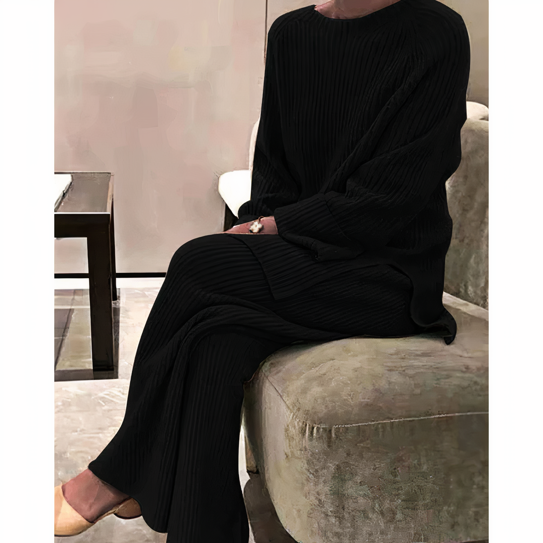 Tenue loungewear femme polyvalente: ensemble pull tricoté et pantalon décontracté, idéal automne-printemps.
