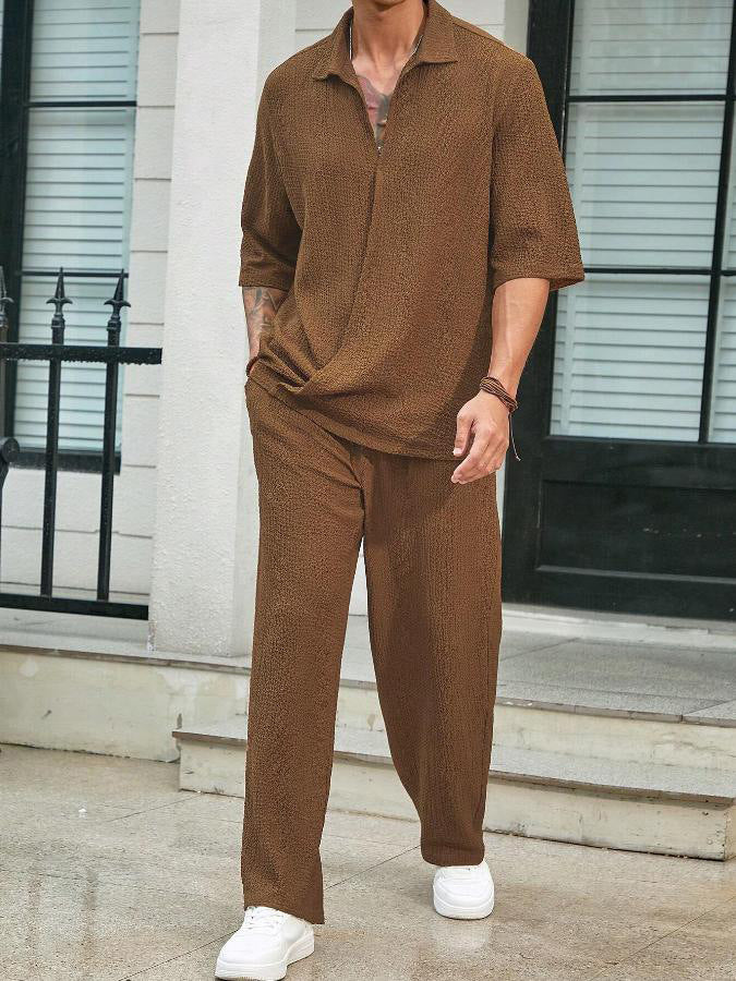 "Ensemble deux pièces homme, style moderne et confortable, couleurs variées, coupe ample, look élégant pour toute occasion."