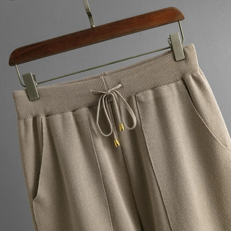 Ensemble deux pièces femme en cachemire zébré. Idéal pour un style chic et chaud en automne et hiver.