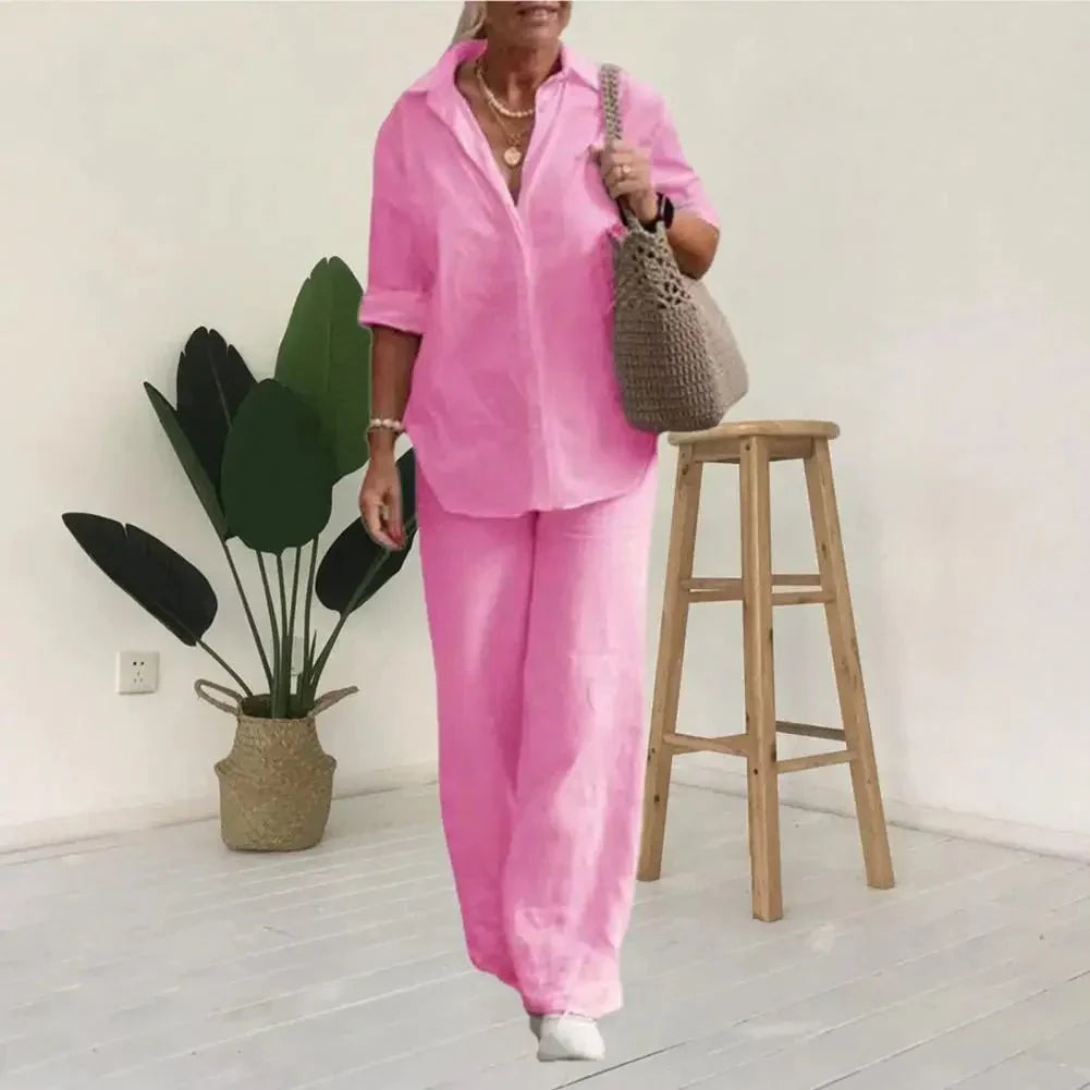 Ensemble élégant et confortable femme, haut boutonné et pantalon large fluide. Idéal mode décontractée ou voyage.