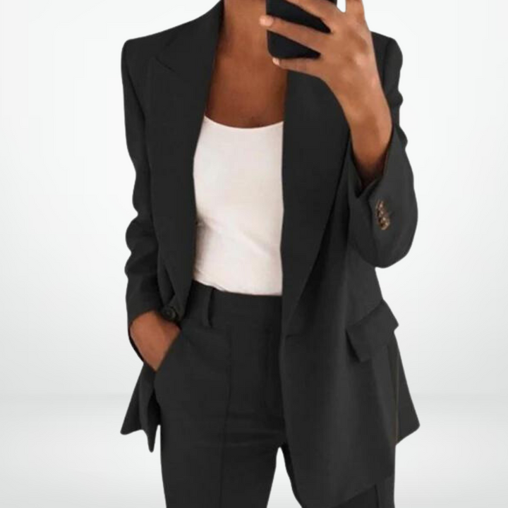Découvrez notre ensemble deux pièces femme : veste chic et pantalon élégant. Look coordonné polyvalent bureau.