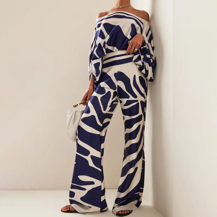 Ensemble stylé femme avec pantalon large, tenue moderne prête-à-porter pour un look chic et sophistiqué.