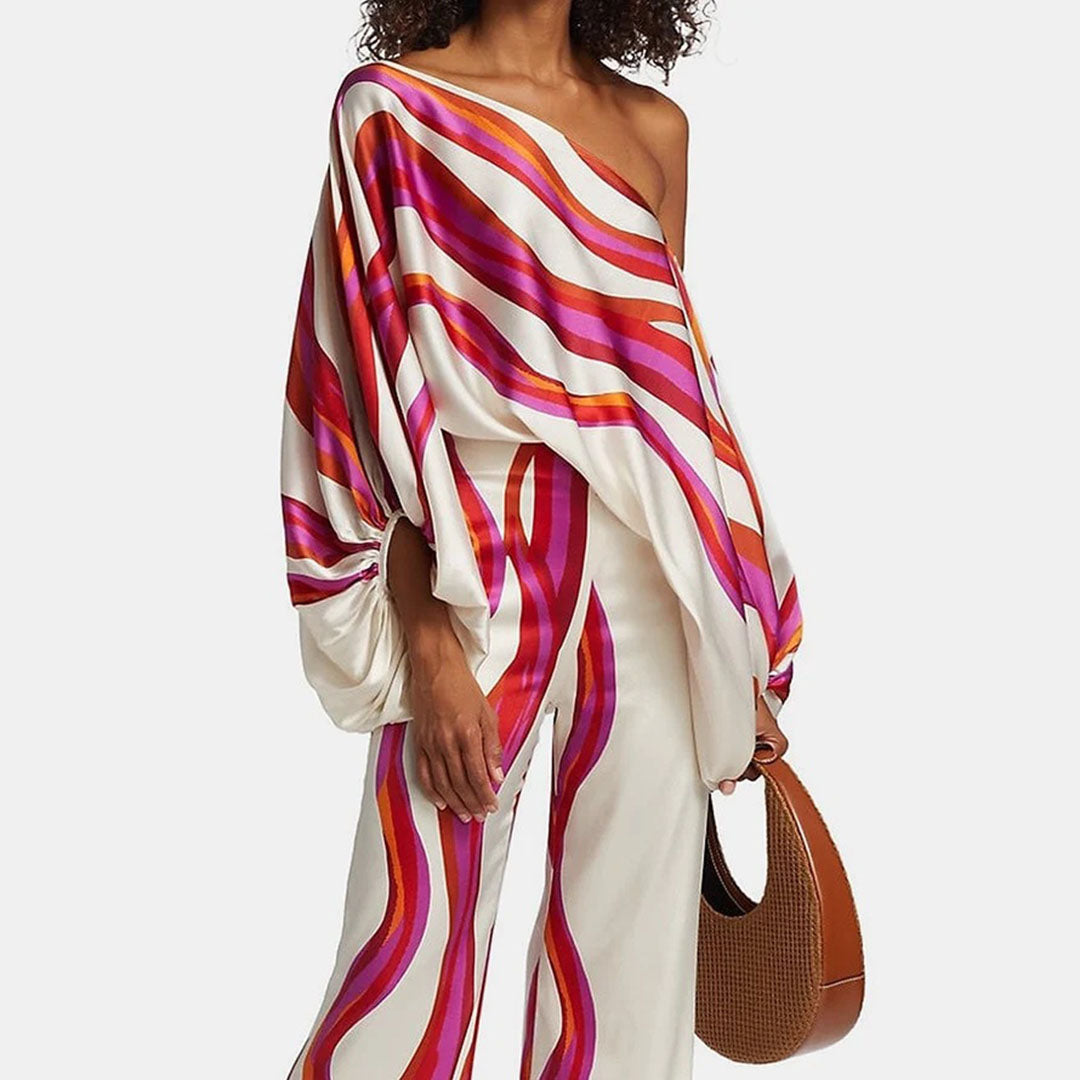 Tailleur femme chic, ensemble deux pièces avec pantalon large fluide et confortable, parfait pour la mode moderne.