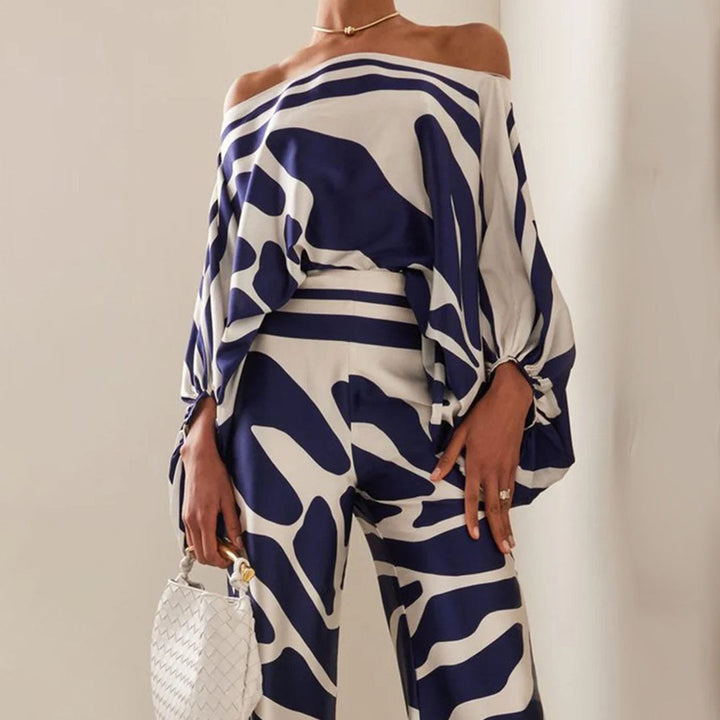 Ensemble deux pièces femme, pantalon large style moderne et chic, idéal pour une tenue contemporaine et confortable.