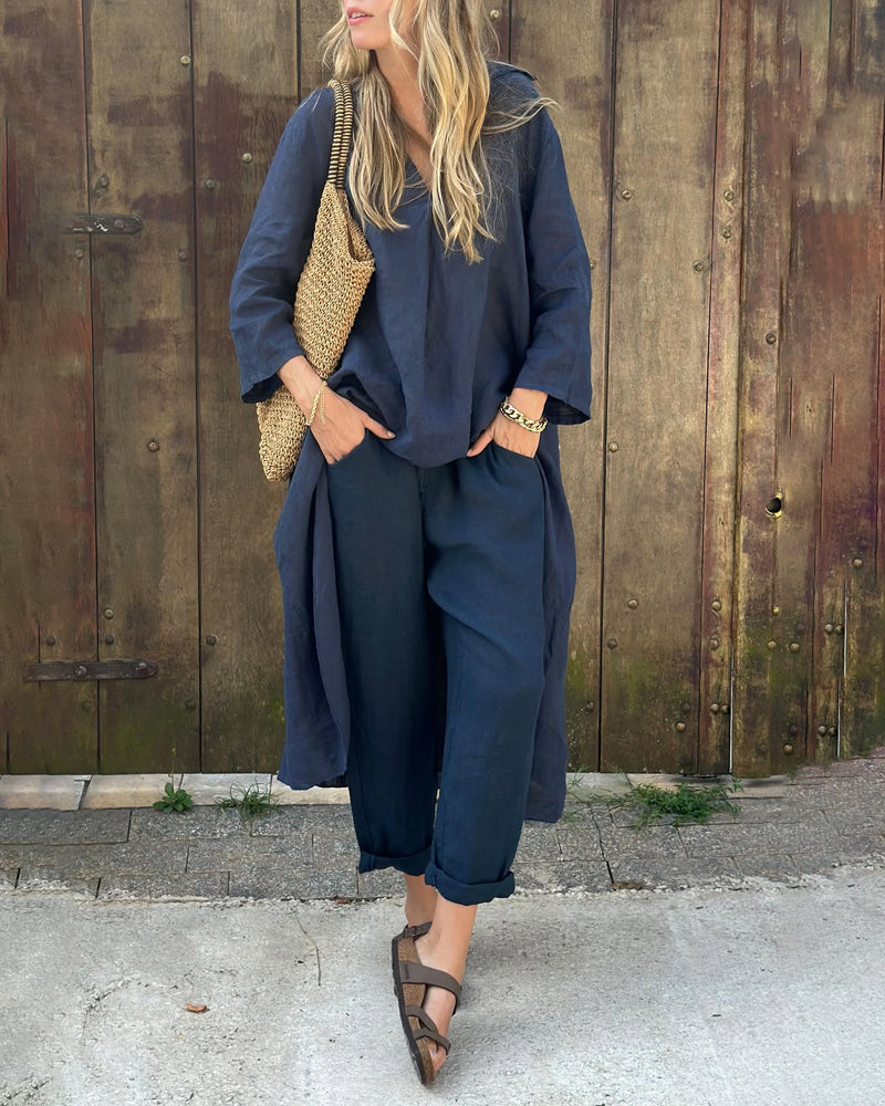 Tenue femme deux pièces décontractée pour l'été. Tunique ample et pantalon léger en lin. Confort estival garanti.