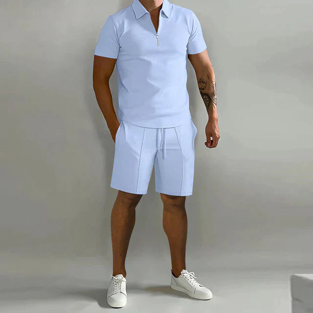 Ensemble homme élégant : polo et short coordonnés.  Confort et style moderne.