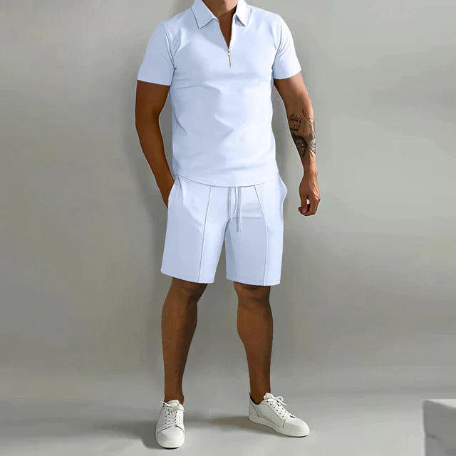 Ensemble homme élégant : polo et short coordonnés.  Confort et style moderne.