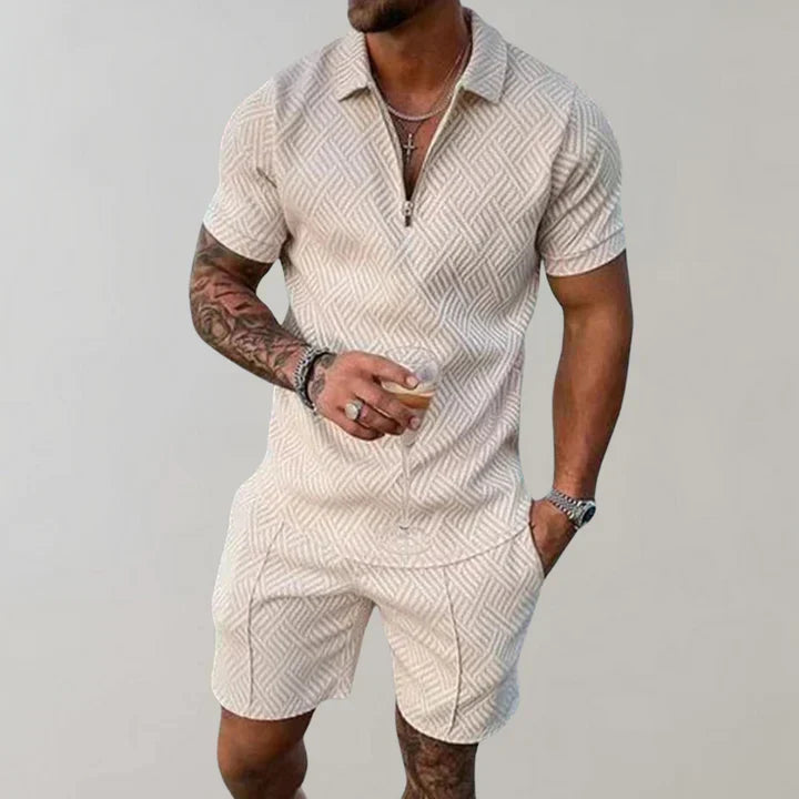 Ensemble homme élégant d'été en coton et lin respirant, idéal pour les vacances décontractées.