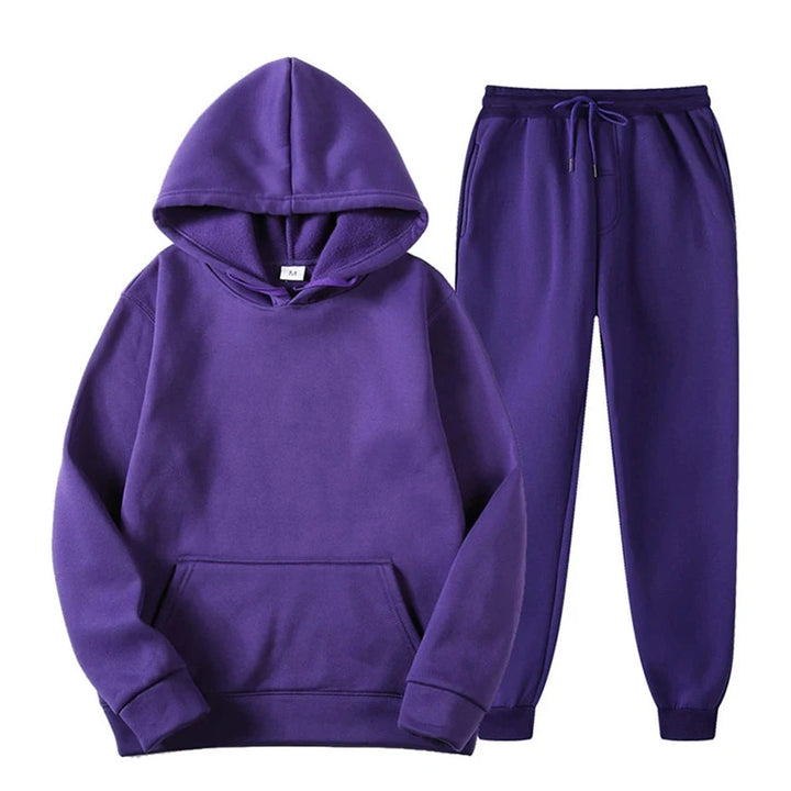 Tenue décontractée homme, ensemble jogging assorti, parfait pour le style urbain.