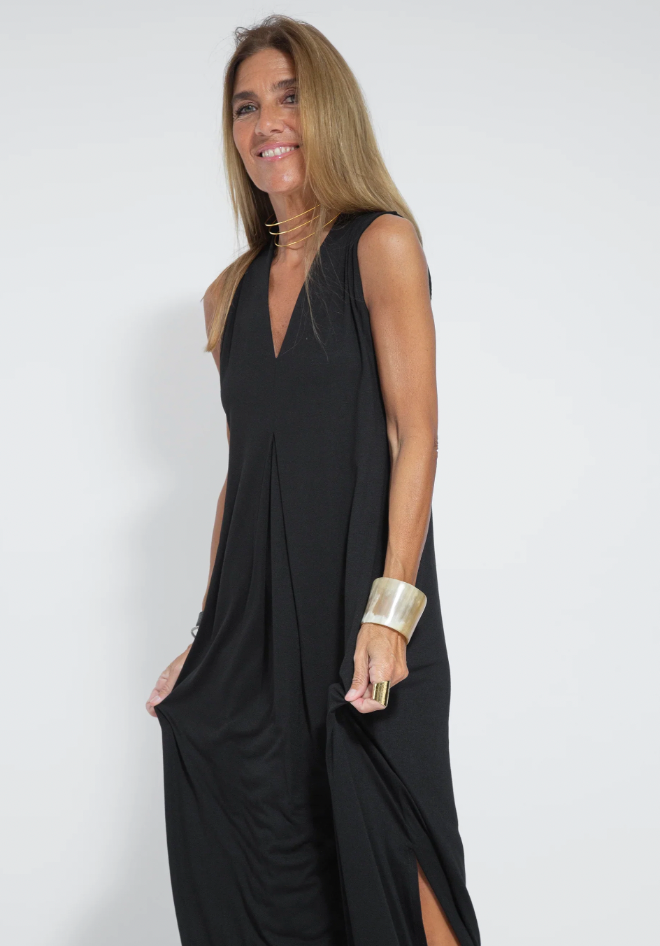 Ensemble mode femme printemps été, robe longue élégante avec veste fluide assortie.