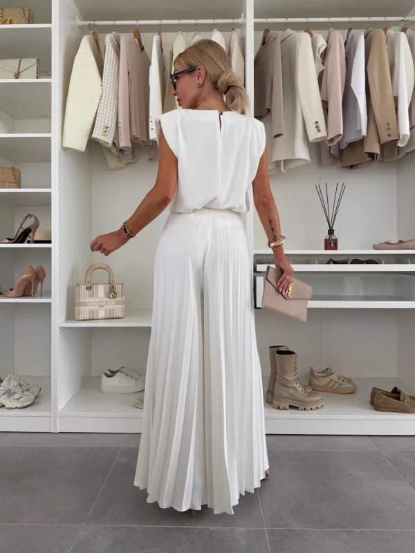 Ensemble plissé élégant femme couleur tendance, haut et pantalon large. Idéal pour une silhouette fluide et moderne, très confortable.