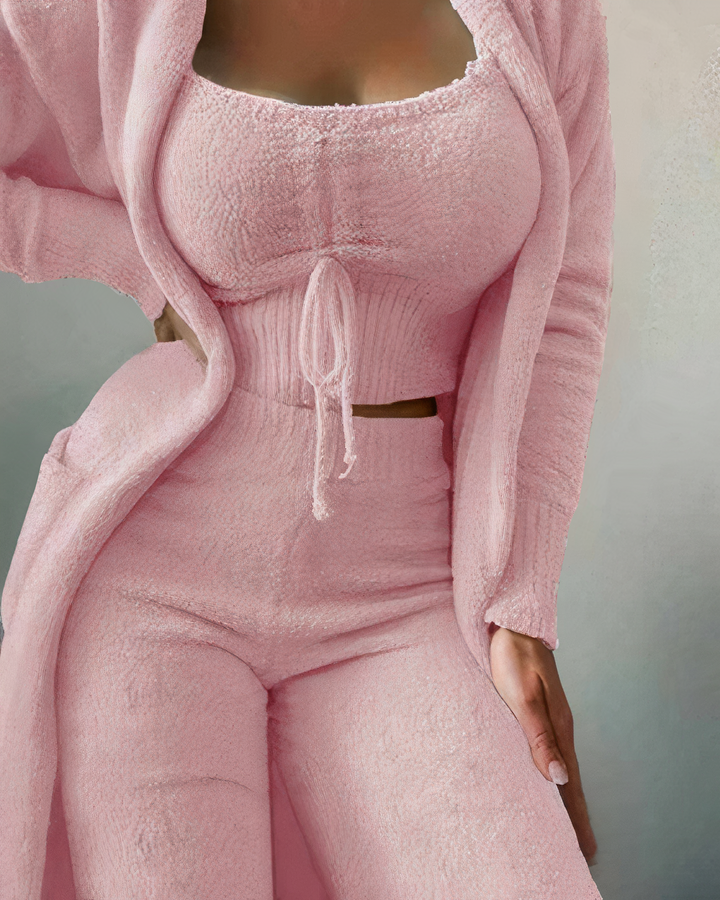 Tenue d'intérieur femme chaude et stylée pour l'hiver, ensemble pyjama 3 pièces doux et décontracté.