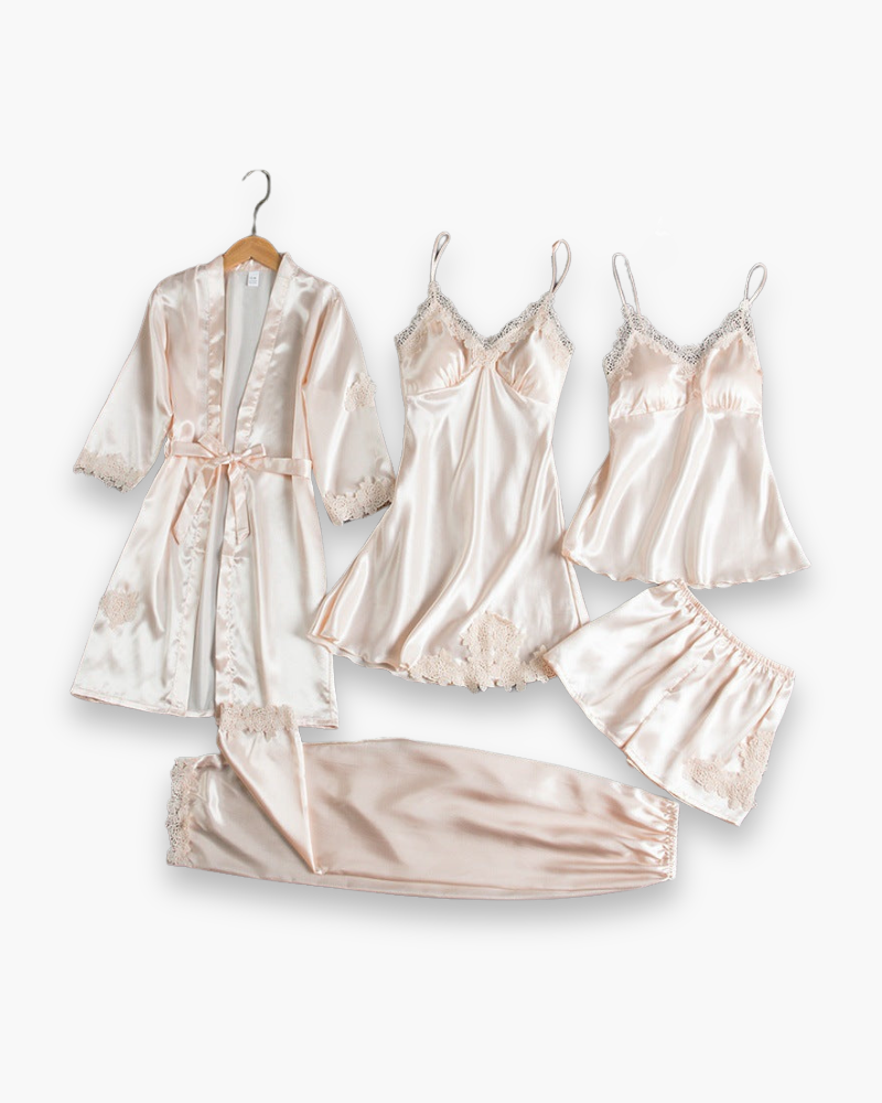Ensemble pyjama femme élégant bleu, kimono, short, haut et caraco, confort doux pour nuits détente et style nocturne.