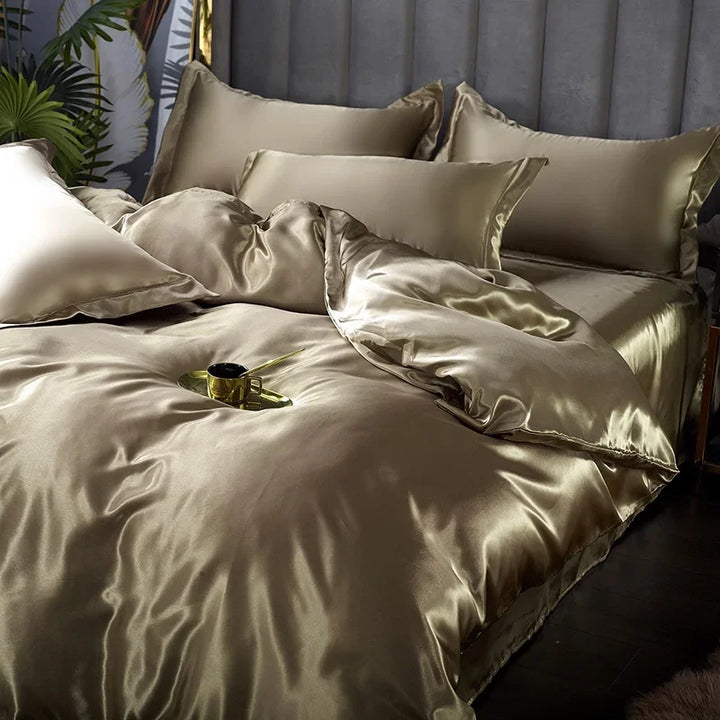 Ensemble satin luxe: housse de couette, draps et taies d'oreiller.  Douceur soyeuse, élégance et confort ultime.