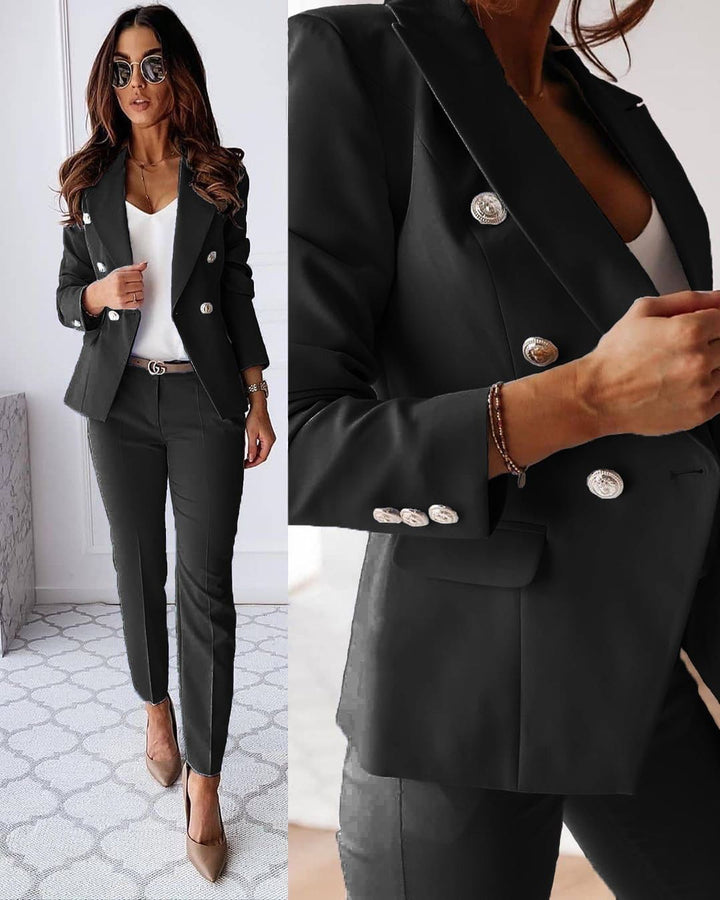 Ensemble tailleur élégant en blazer et pantalon noir pour femme, idéal tenue bureau et soirée. Costume femme mode.