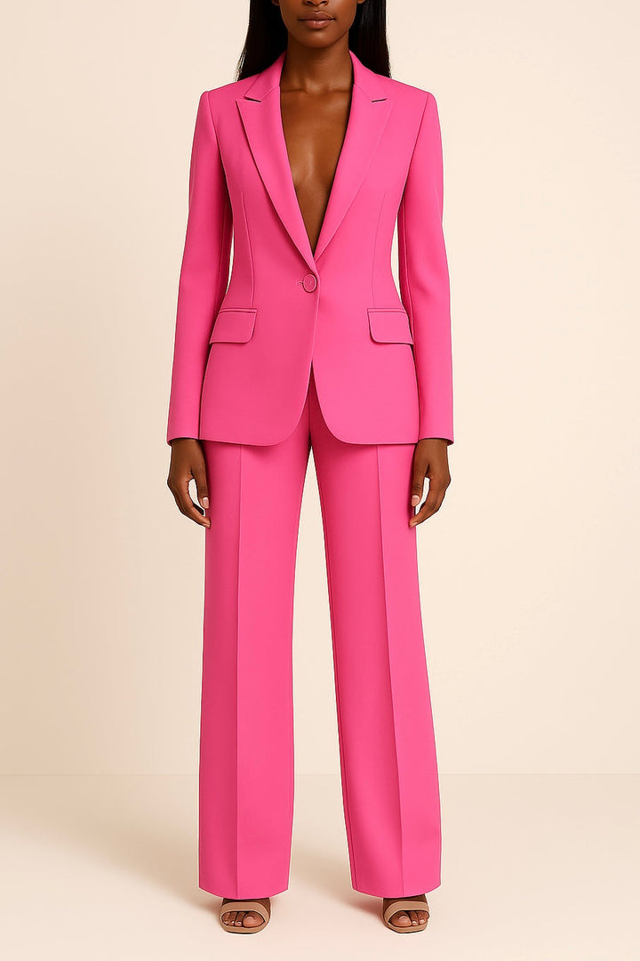 Tailleur pantalon femme, style moderne élégant, idéal pour tenue professionnelle ou de soirée.