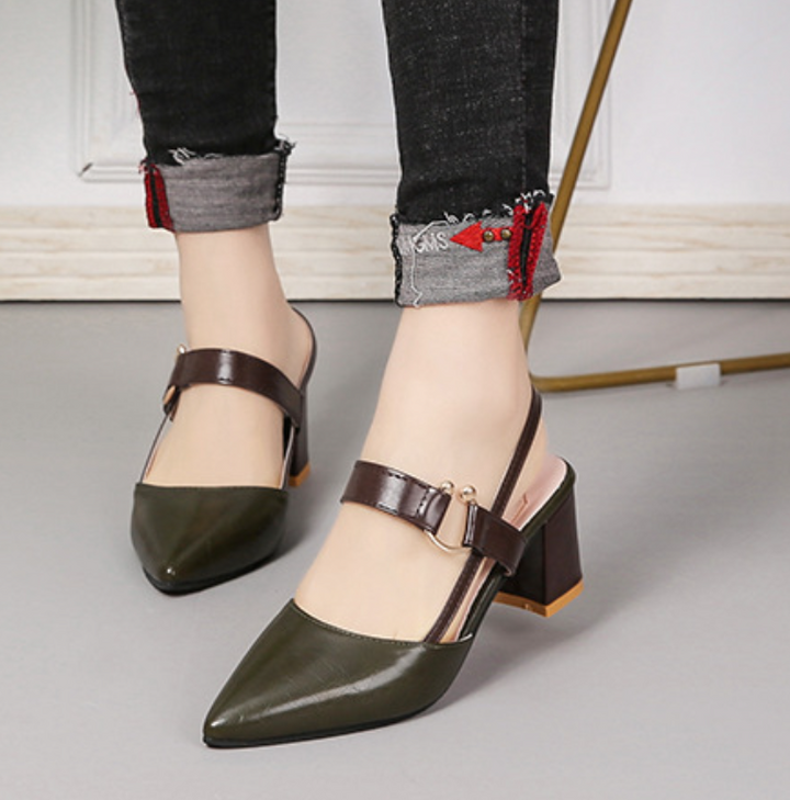 "Escarpins compensés orthopédiques femmes, bout pointu, confort élégant, talon bloc slingback, couleur noire."