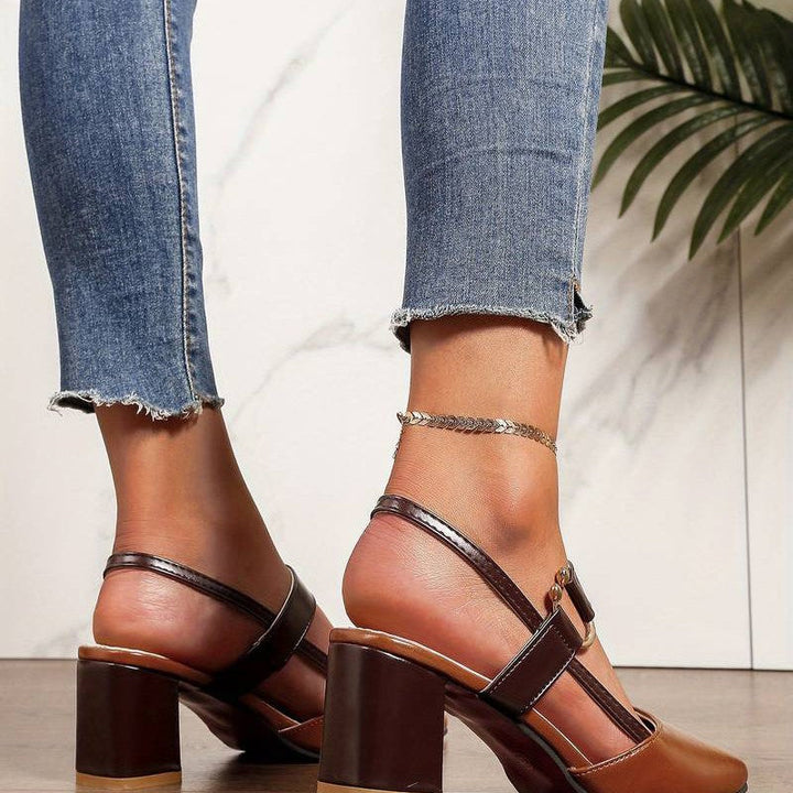 "Escarpins compensés orthopédiques femmes, bout pointu, confort élégant, talon bloc slingback, couleur noire."