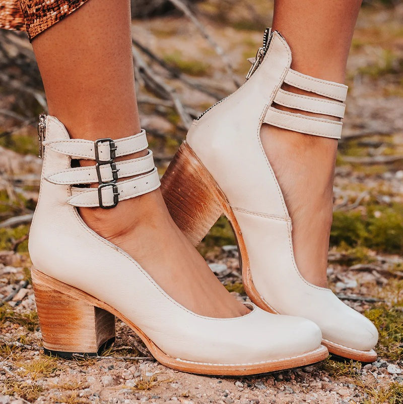 Escarpins Norla, couleur nude, allongent la jambe, chaussures femme chic et confortables.