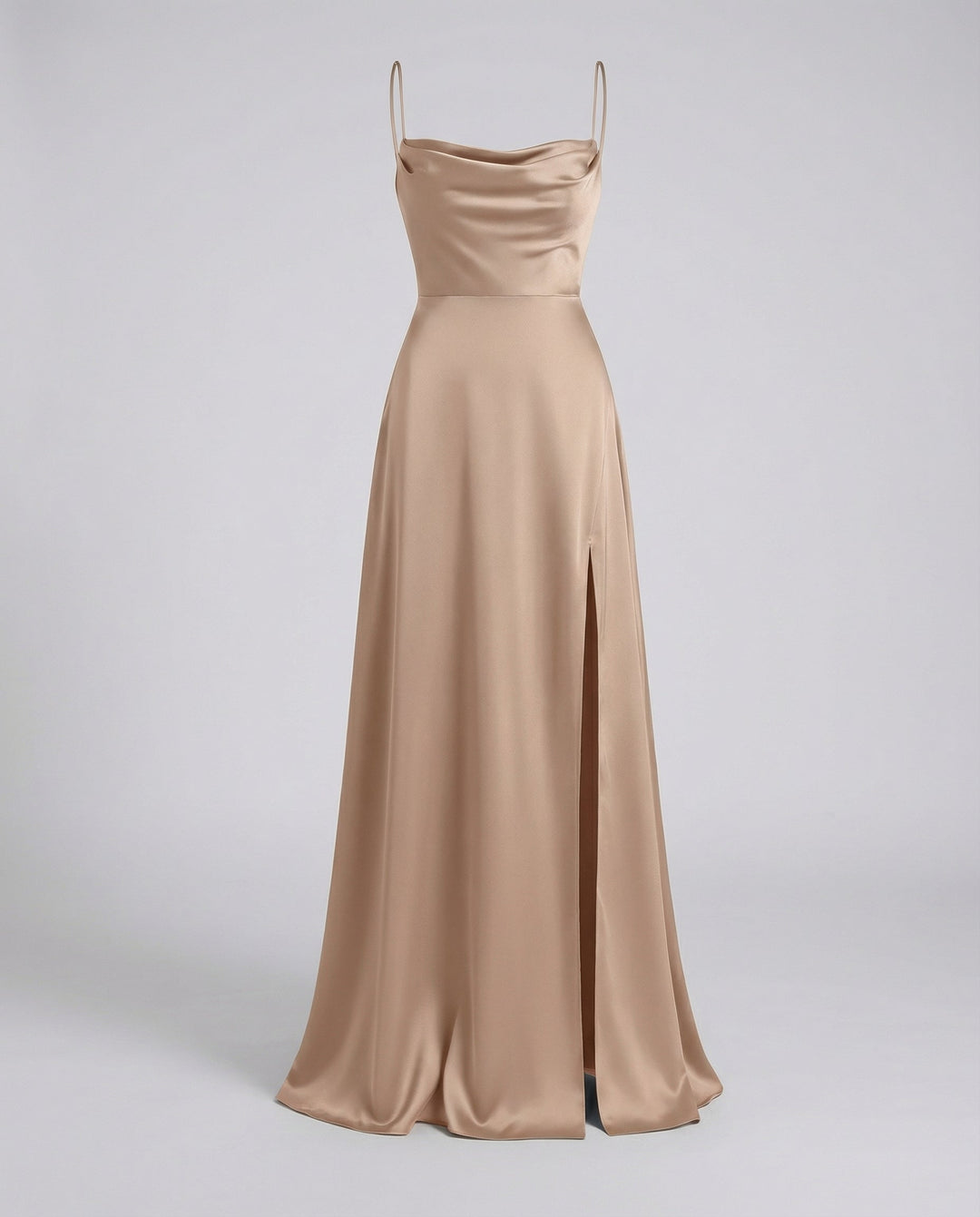Robe femme élégante et longue, fente haute, encolure drapée, pour un look sophistiqué de soirée.