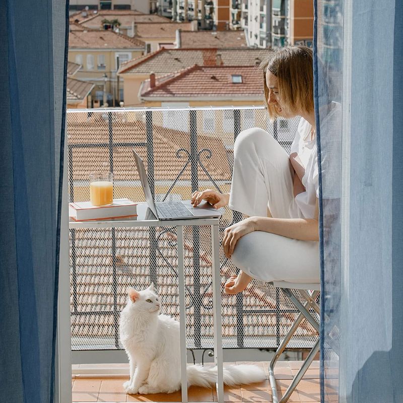 Filet de sécurité balcon chat, anti-chute.  Protection robuste et facile à installer.  Sécurité optimale pour votre chat.