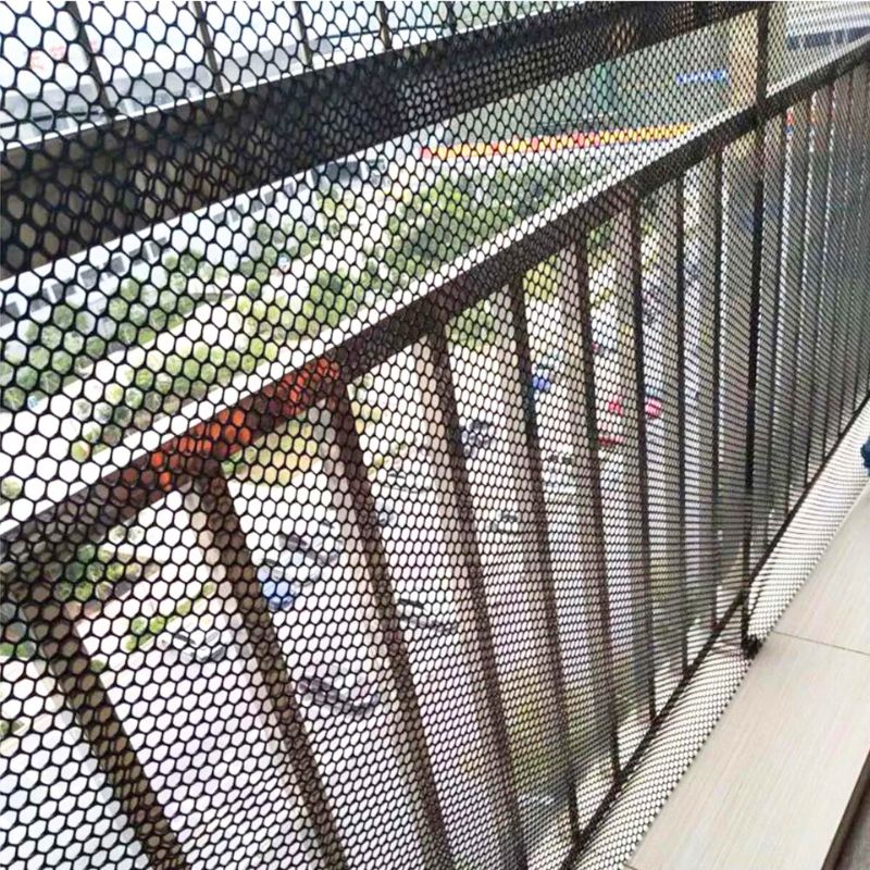 Filet de sécurité balcon chat, anti-chute.  Protection robuste et facile à installer.  Sécurité optimale pour votre chat.