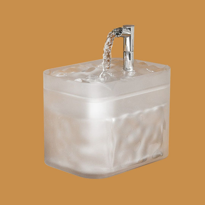 Fontaine à eau silencieuse pour animaux. Filtration intégrée. Design élégant et transparent, 1,5L.