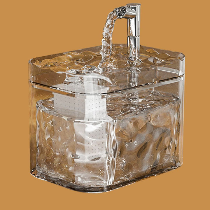 Fontaine à eau silencieuse pour animaux. Filtration intégrée. Design élégant et transparent, 1,5L.