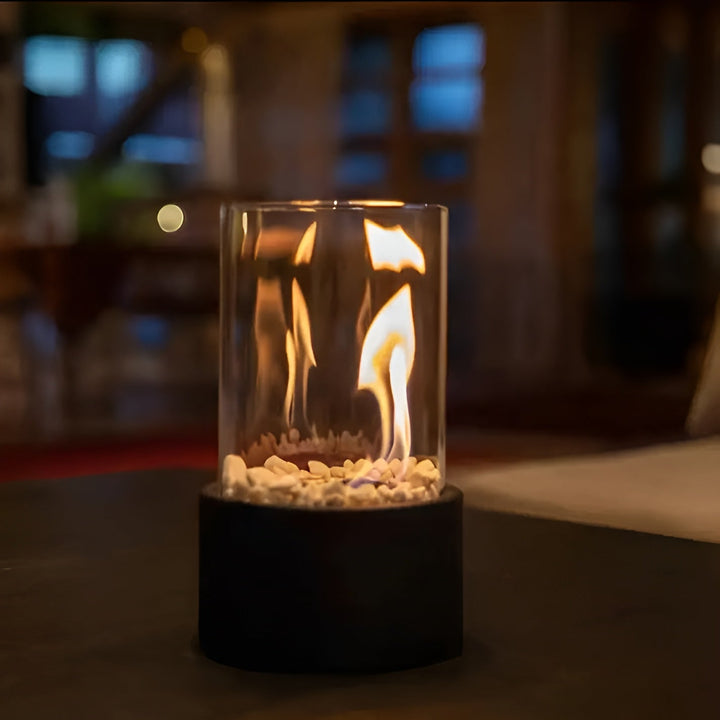 Foyer de table SleekFlame avec flamme réelle. Chauffage d'appoint et décoration ambiance pour soirées.
